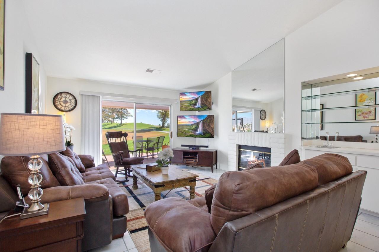 709 Vista Lago Cir N - Photo 4 of 46