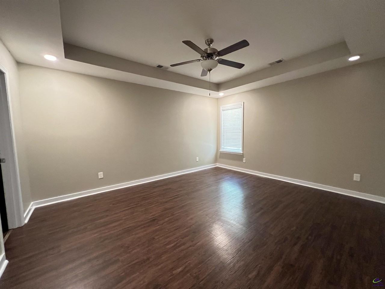 126 Jaybee Dr - Photo 6 of 17