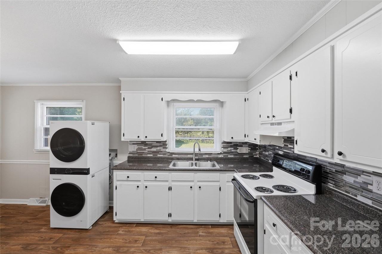 1019 Carmel Dr - Photo 2 of 25