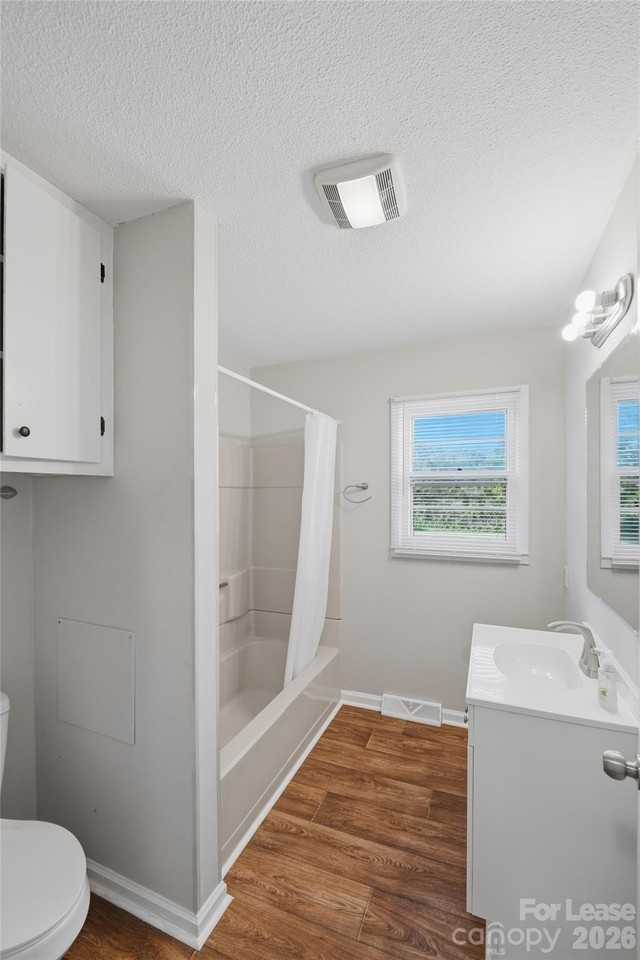 1019 Carmel Dr - Photo 3 of 25