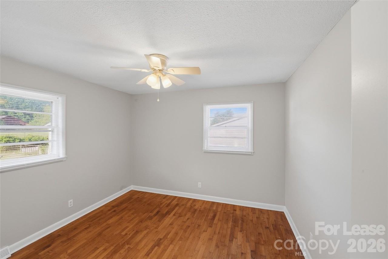 1019 Carmel Dr - Photo 7 of 25