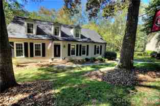 3806 Bridgewood Ln - Photo 1 of 1