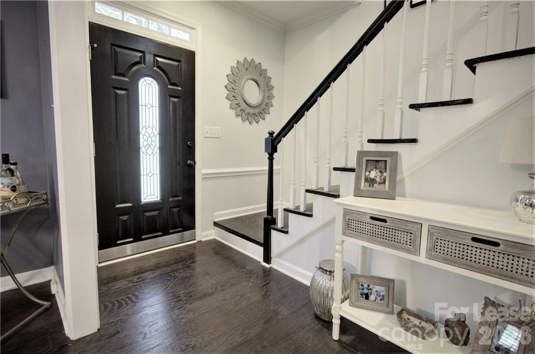 3806 Bridgewood Ln - Photo 3 of 25