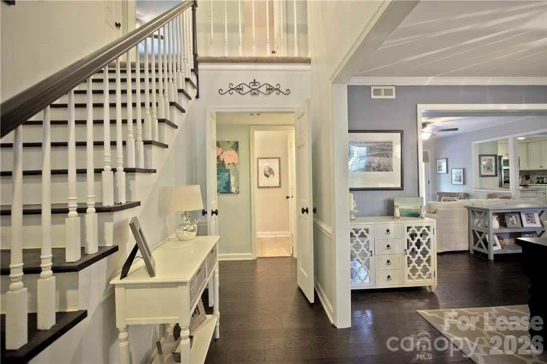 3806 Bridgewood Ln - Photo 5 of 25