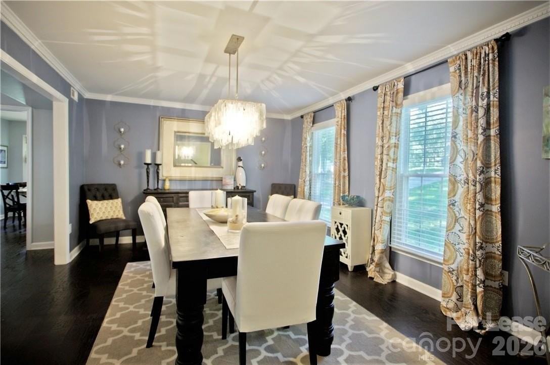 3806 Bridgewood Ln - Photo 6 of 25