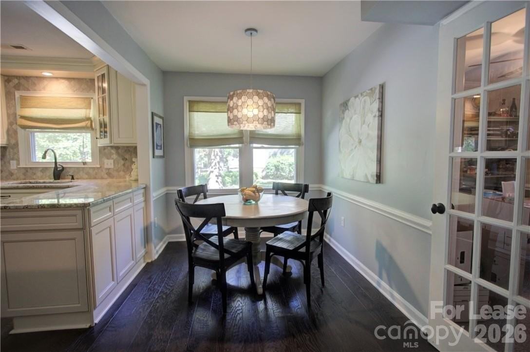 3806 Bridgewood Ln - Photo 7 of 25