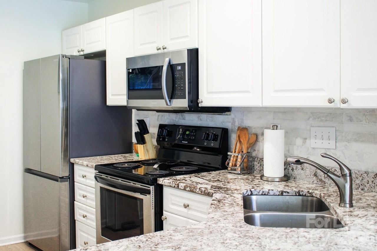4564 Antelope Ln - Photo 4 of 23