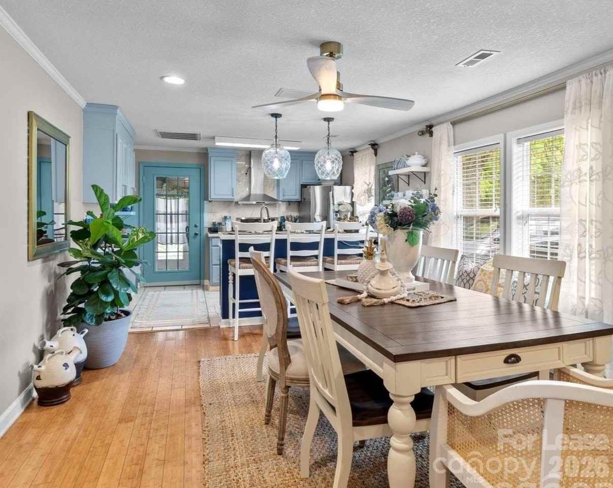 404 Moss Springs Rd - Photo 6 of 8