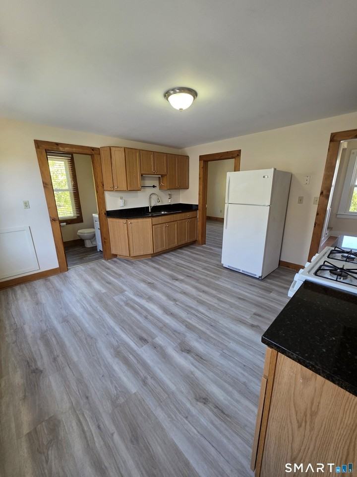 38 Bull Ave - Photo 3 of 11