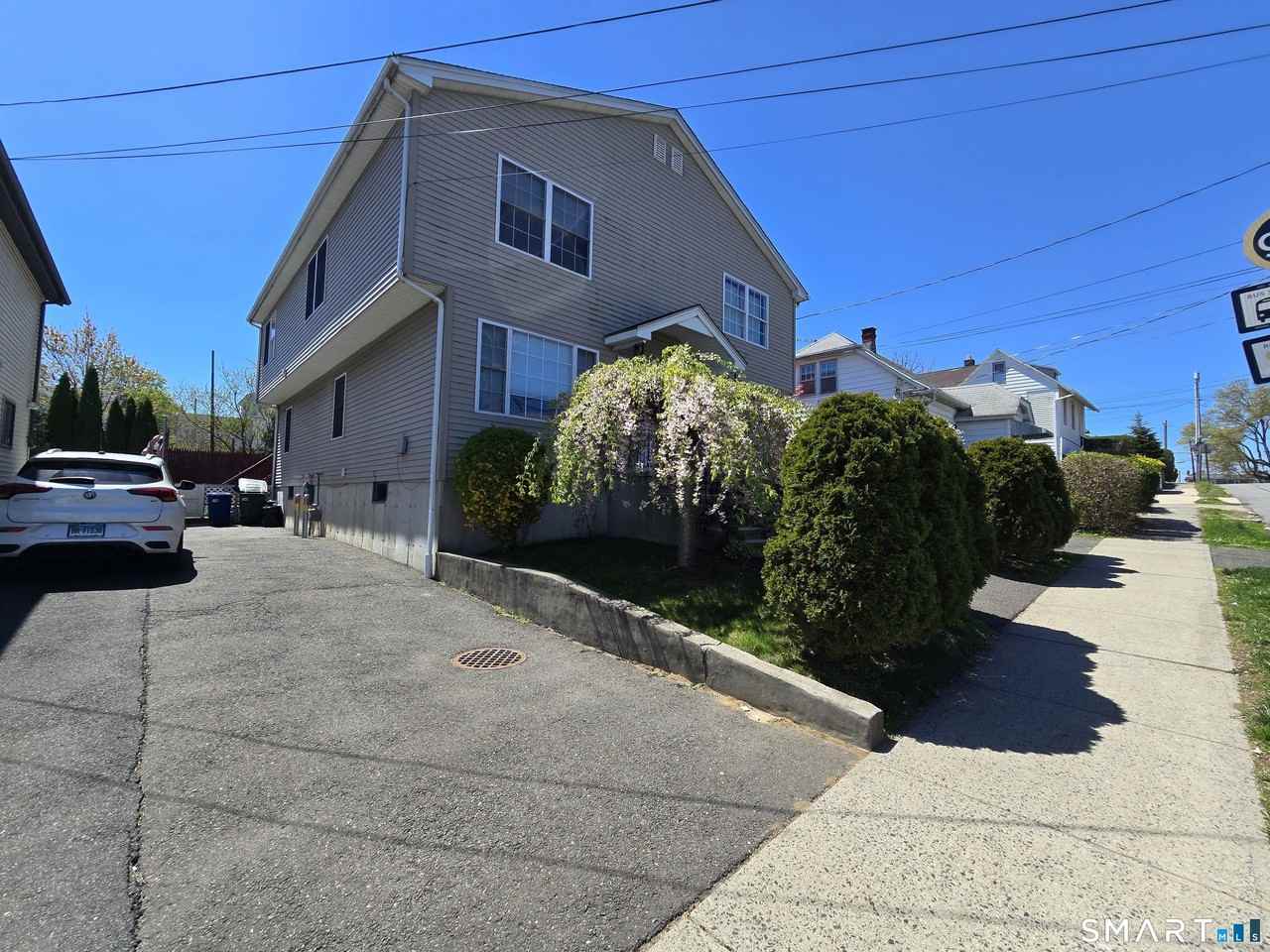 148 Granfield Ave - Photo 3 of 23