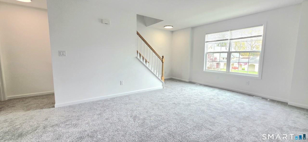 274 Bridgeport Ave - Photo 4 of 17