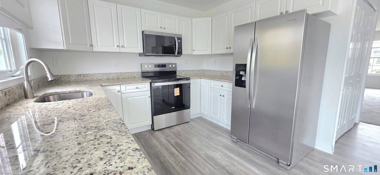 274 Bridgeport Ave - Photo 6 of 17