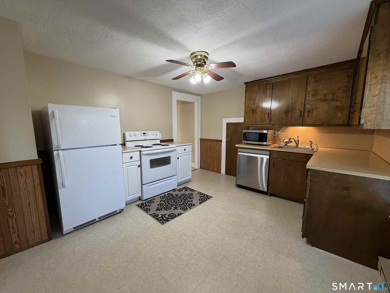 38 Twining St - Photo 2 of 18