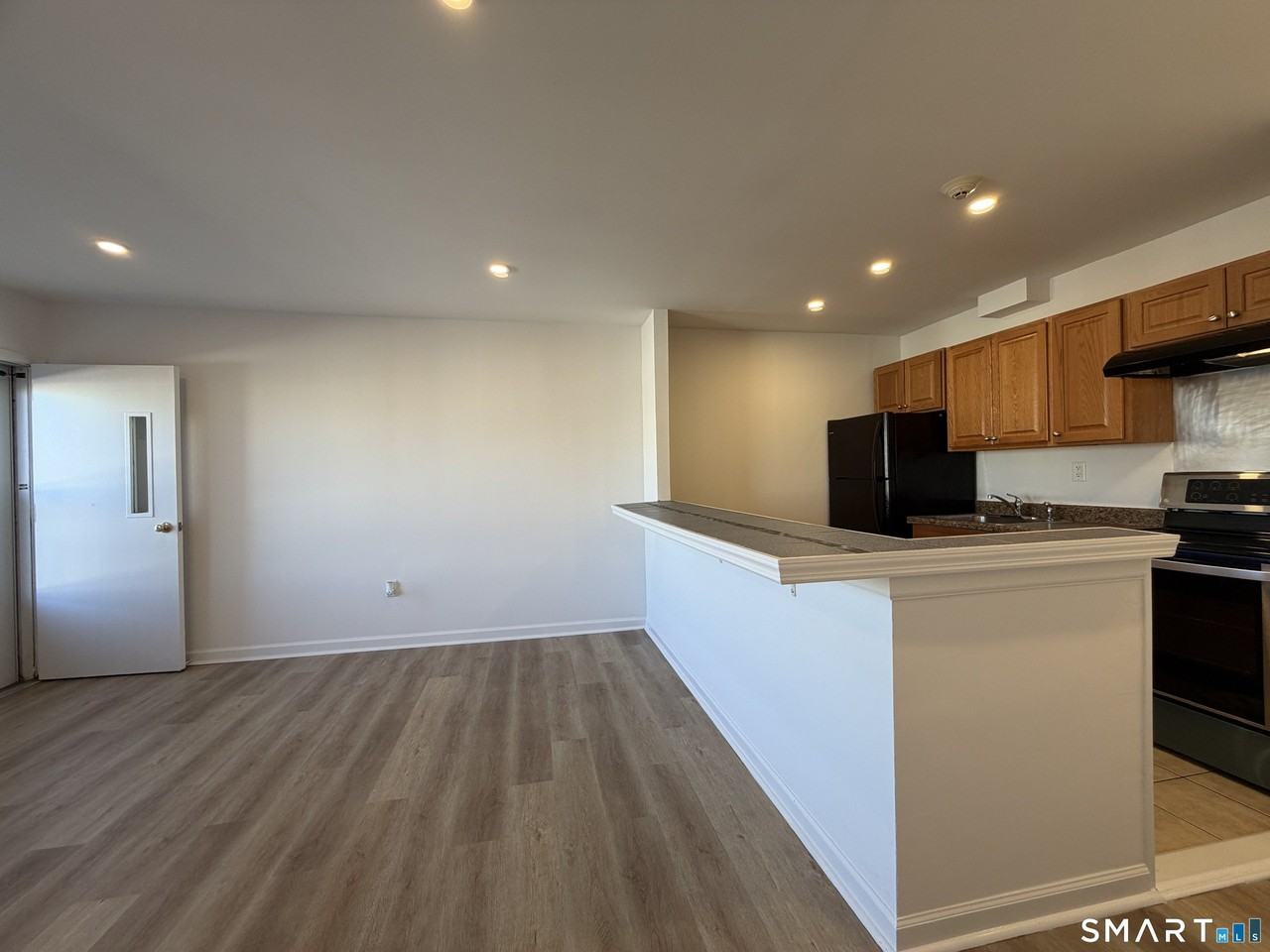 69 Cove Rd #B9 - Photo 5 of 17