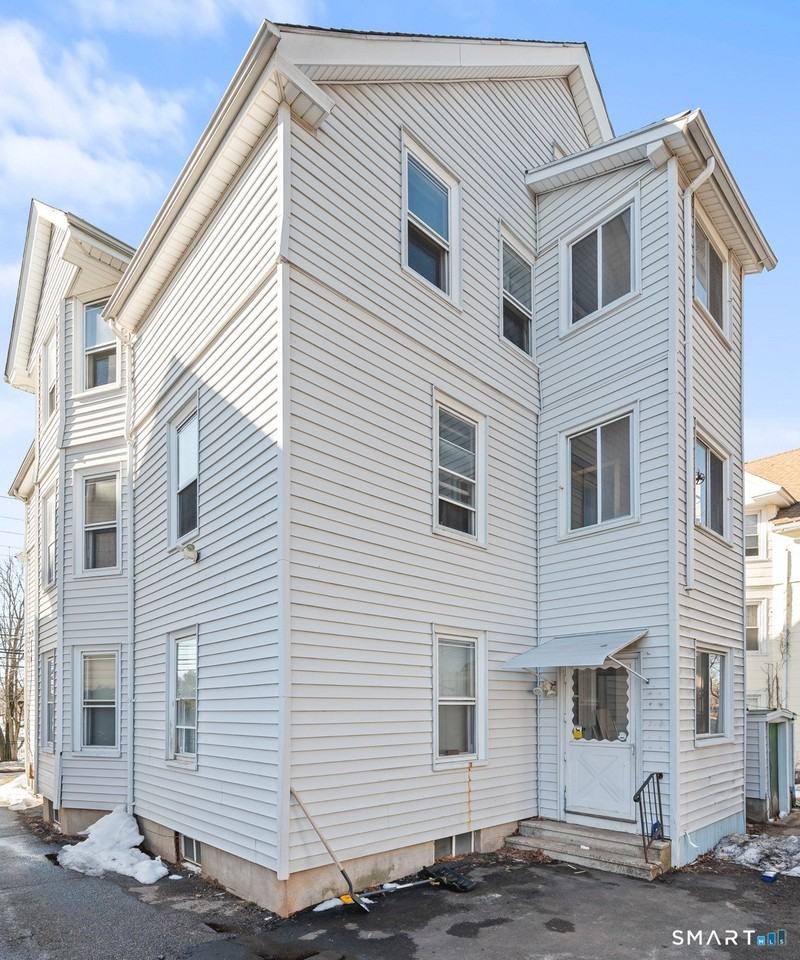 811 East St - Photo 2 of 26