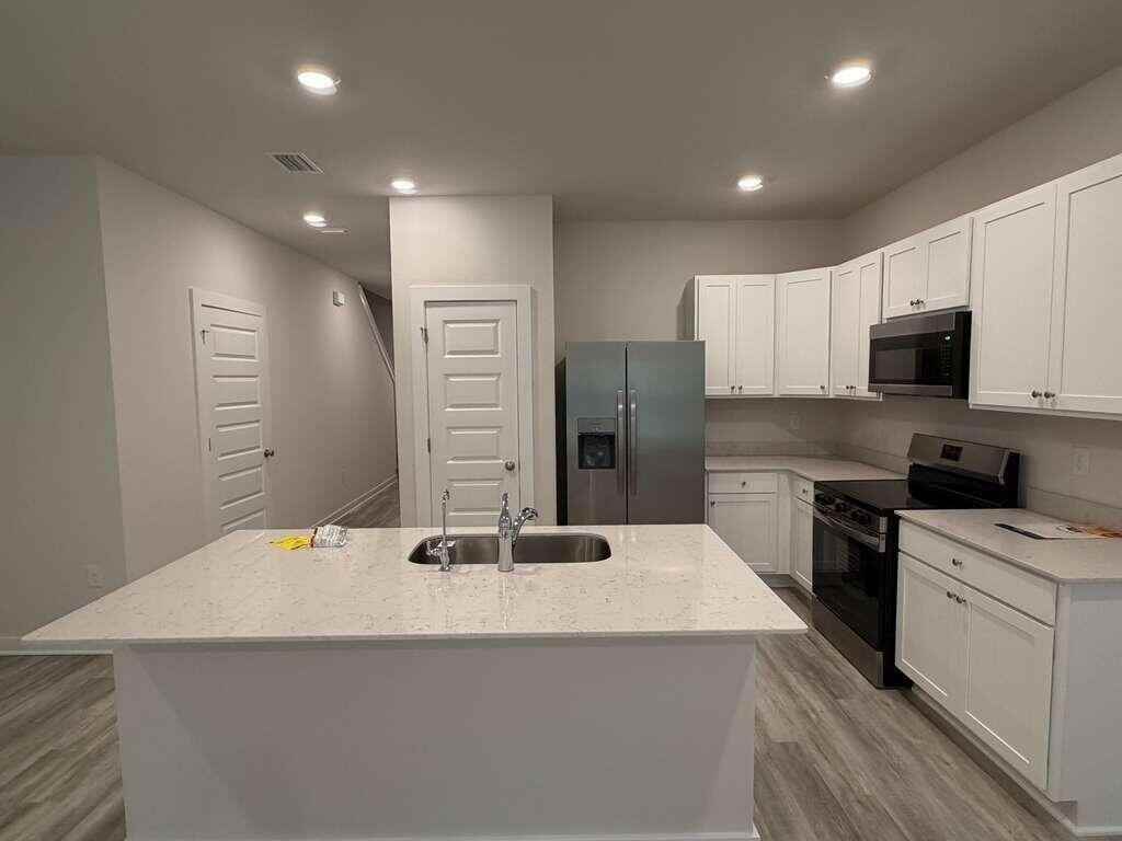 47 S Main Deck Dr - Photo 4 of 19