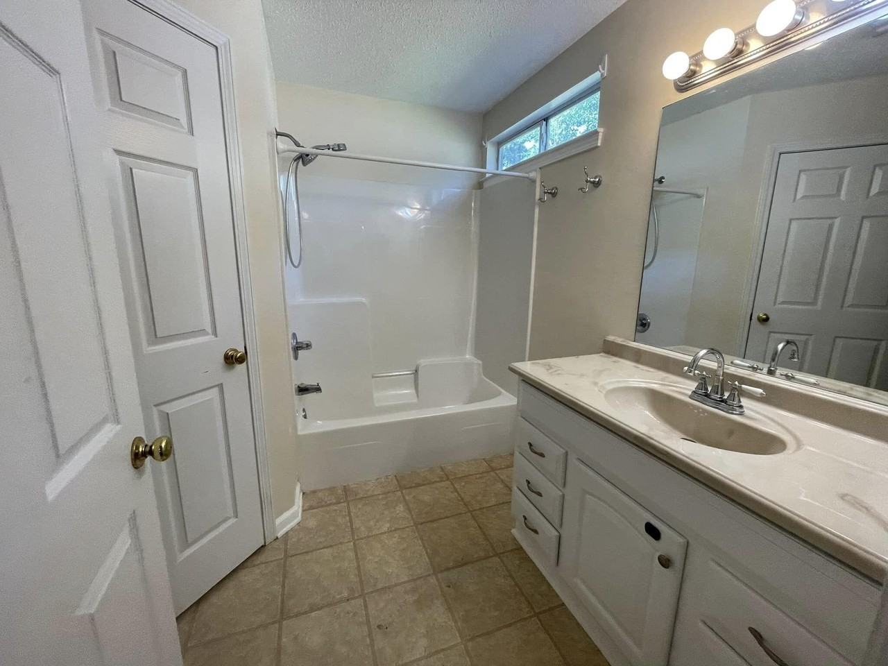 233 Timber Wind Dr - Photo 7 of 14