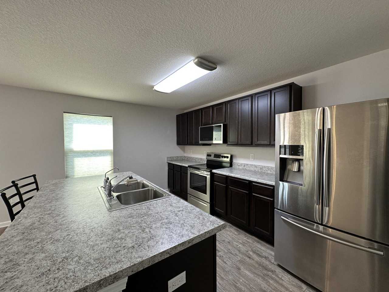 4920 Kensington Ln - Photo 5 of 24