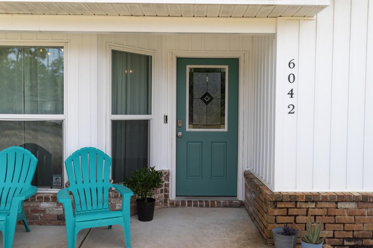 6042 Capitol Dr - Photo 5 of 28