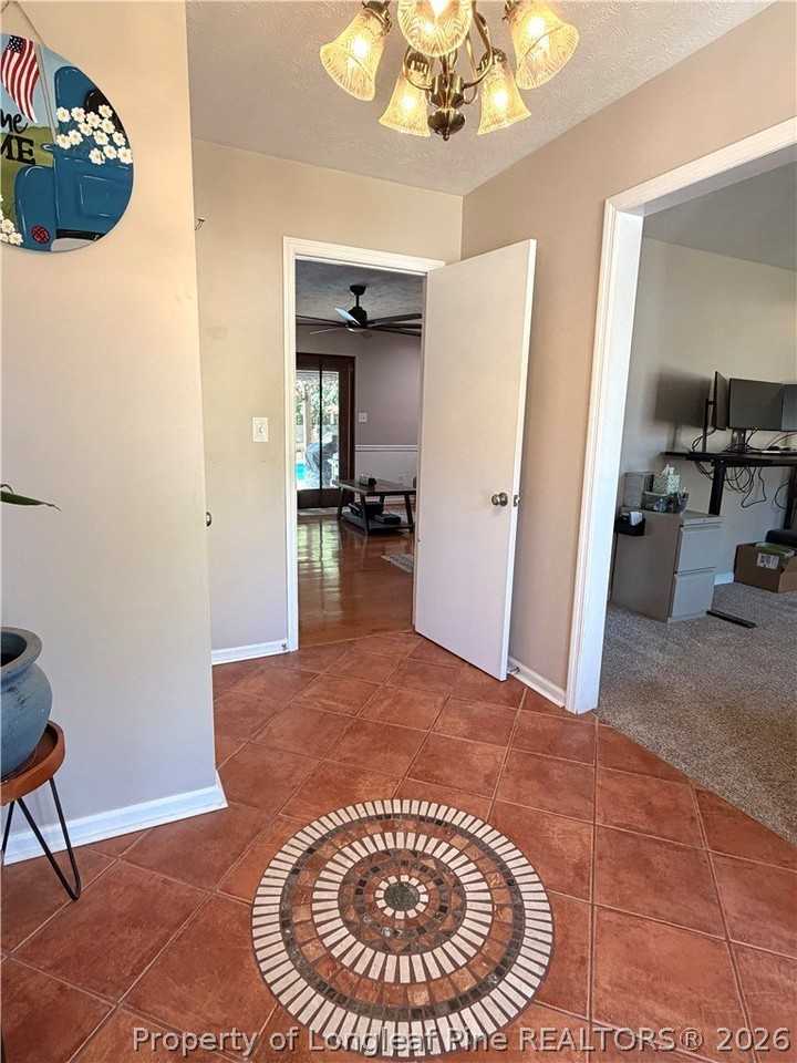 1030 Rim Rd - Photo 4 of 40