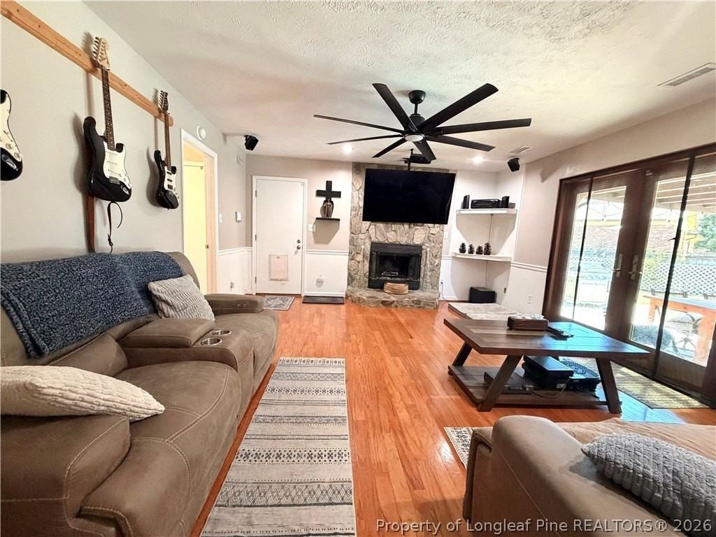 1030 Rim Rd - Photo 5 of 40