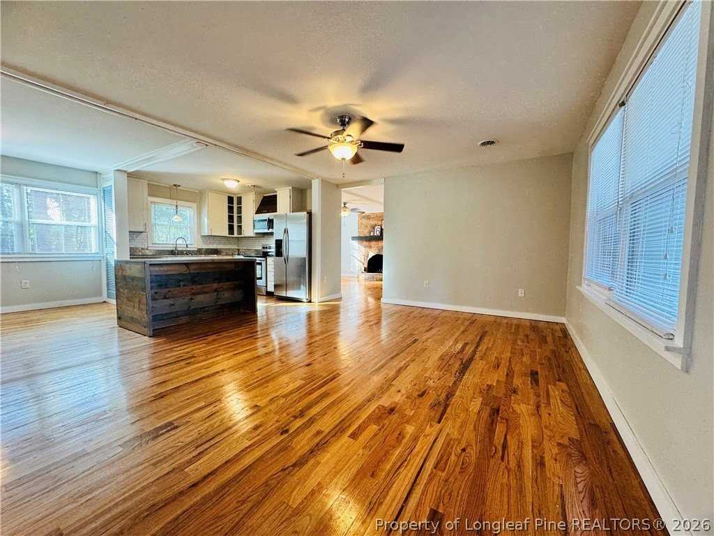 1625 Van Buren Ave - Photo 4 of 19