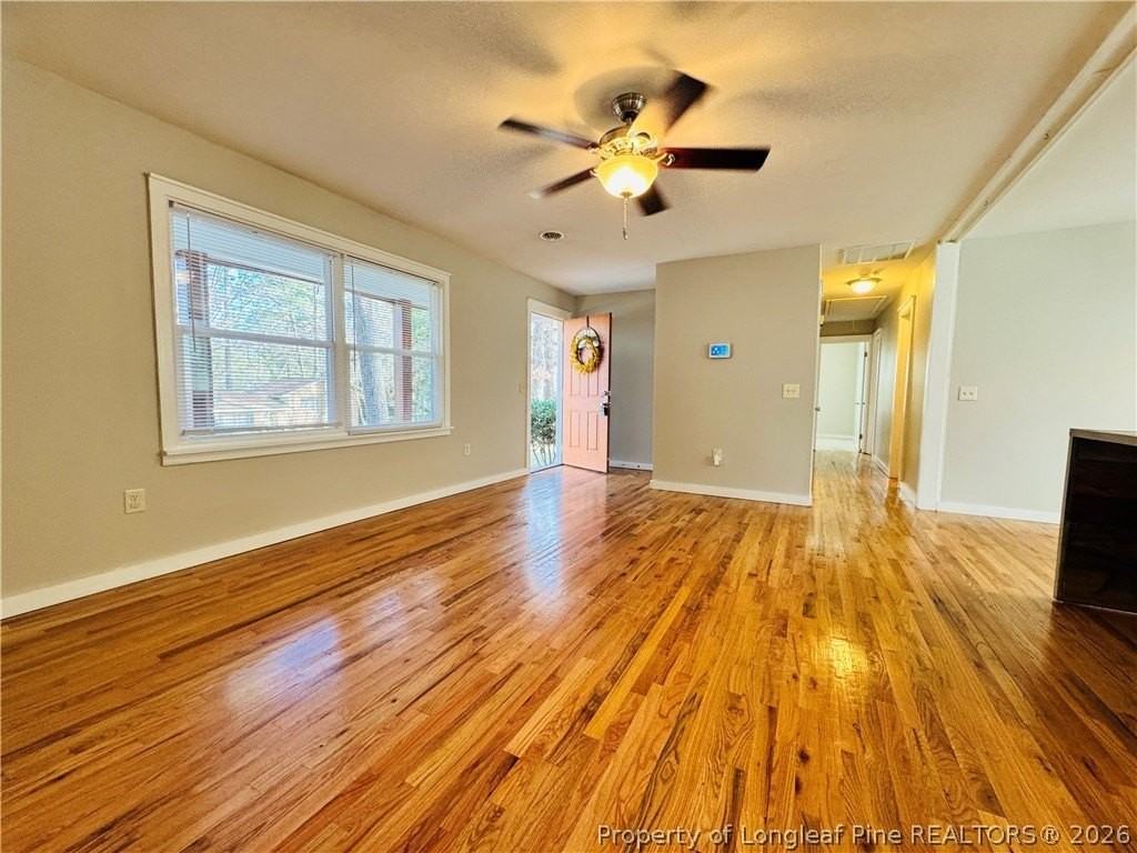 1625 Van Buren Ave - Photo 5 of 19