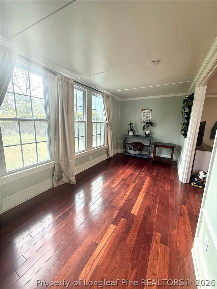 417 Park Ave - Photo 6 of 24