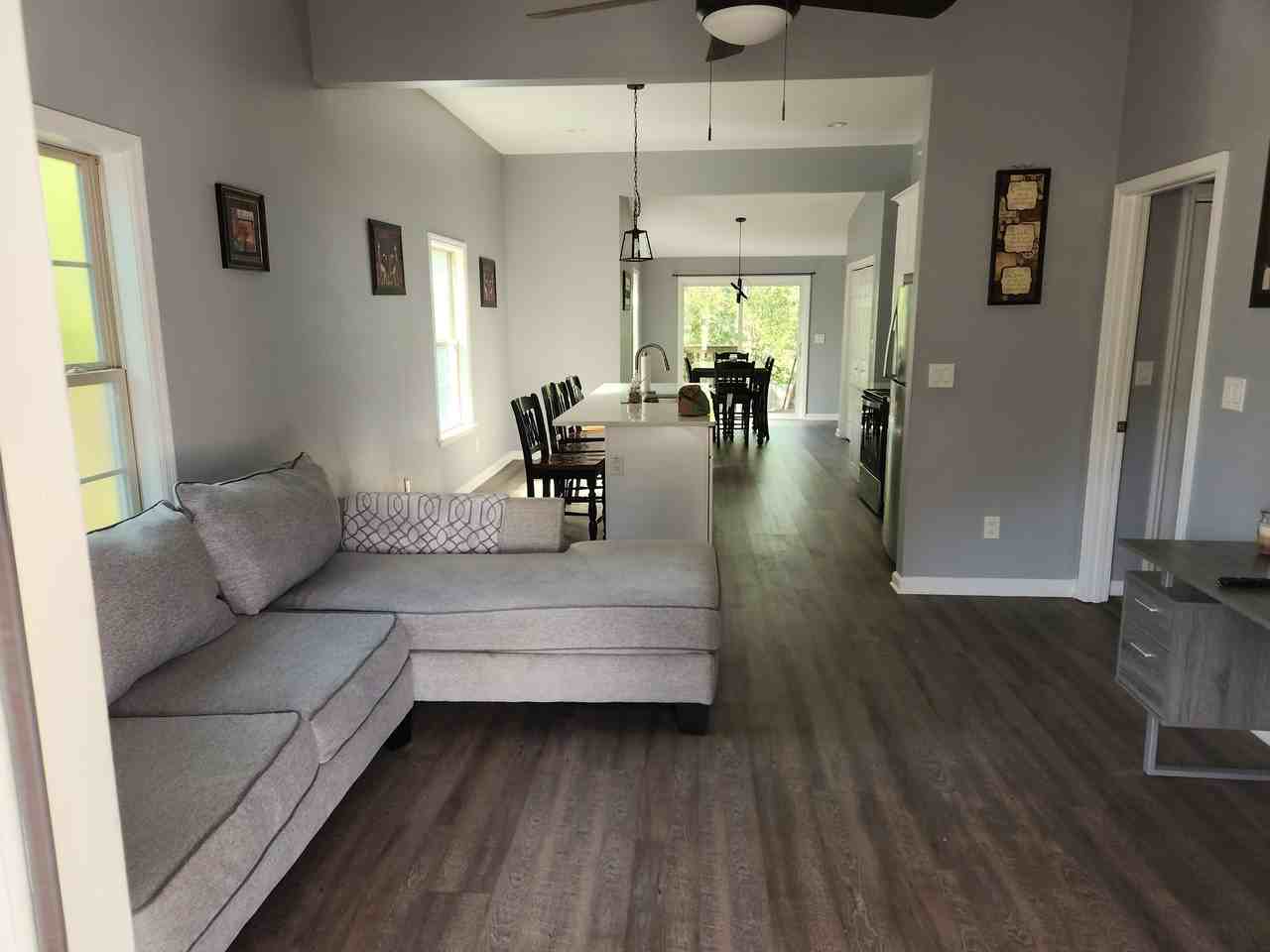 1109 Windsor St Sw #1 - Photo 2 of 20