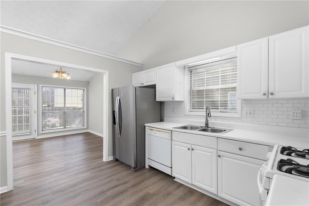 2110 Racquet Club Cir - Photo 3 of 44