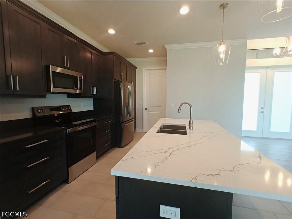 1017 Sw 33rd St - Photo 5 of 20