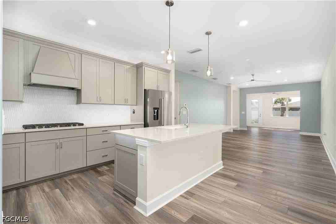 42186 Edgewater Dr - Photo 2 of 45