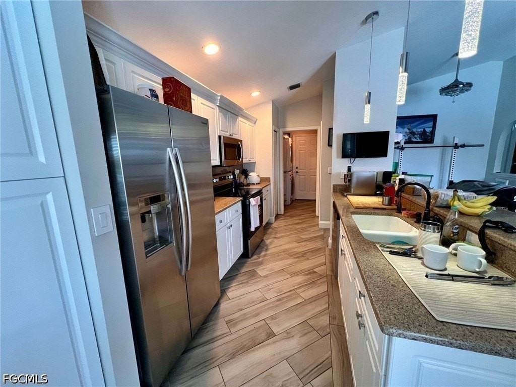 8526 Manderston Ct - Photo 2 of 7