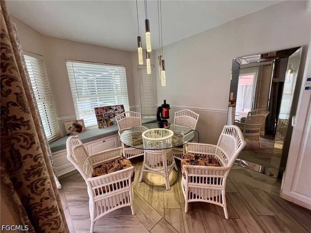 8526 Manderston Ct - Photo 3 of 7