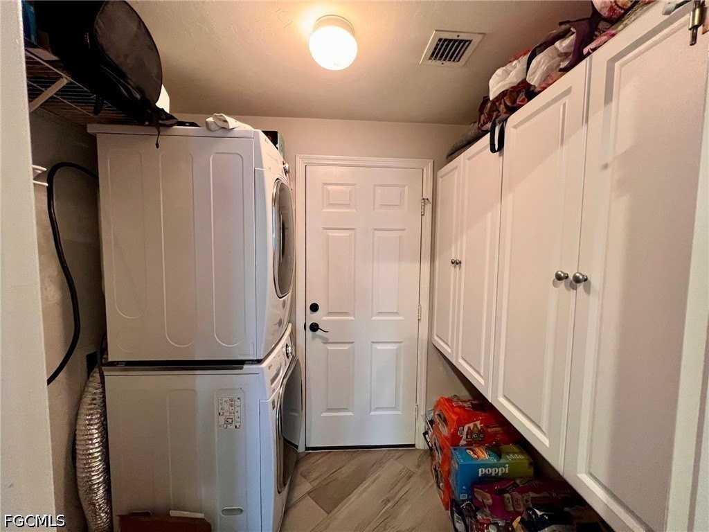 8526 Manderston Ct - Photo 4 of 7