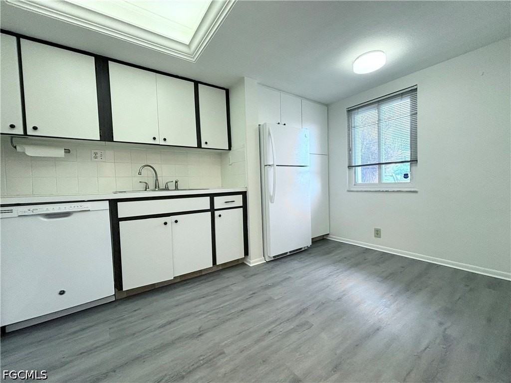 2264 Winkler Ave #107 - Photo 4 of 20