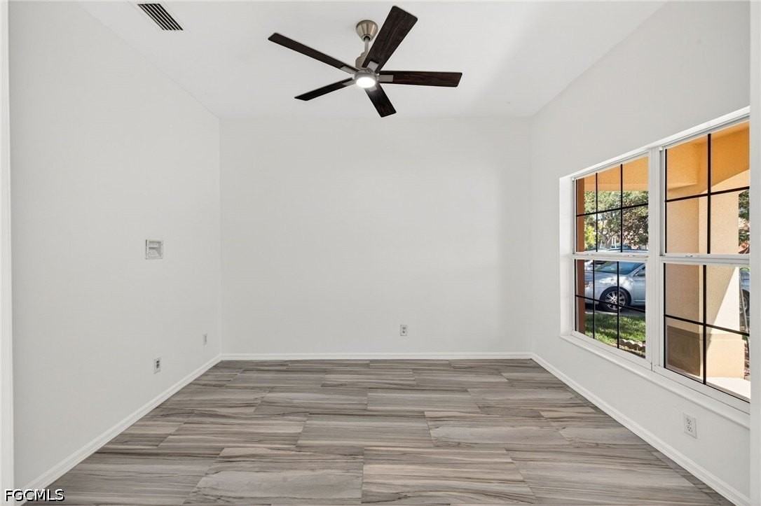 2858 Via Campania St - Photo 4 of 36