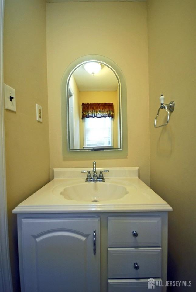 21 Rosewood Ct - Photo 4 of 29