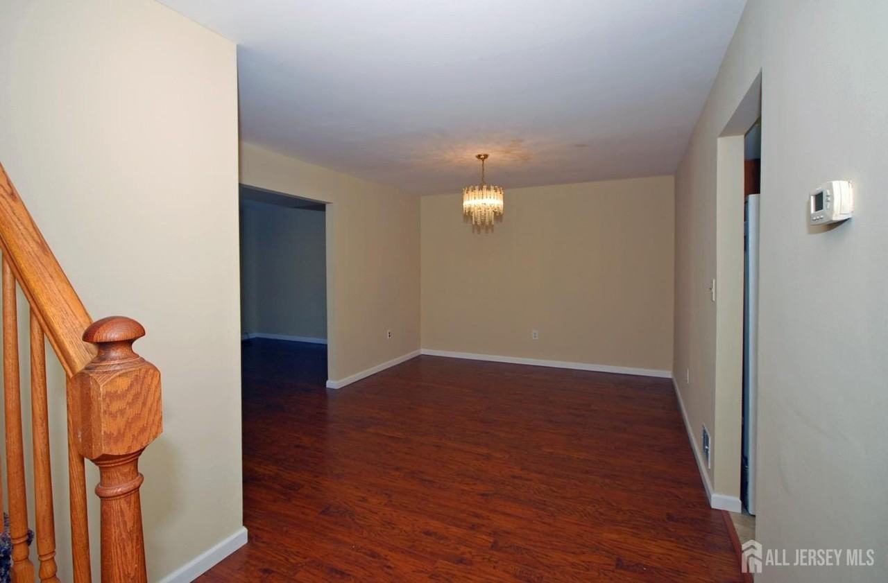 21 Rosewood Ct - Photo 5 of 29