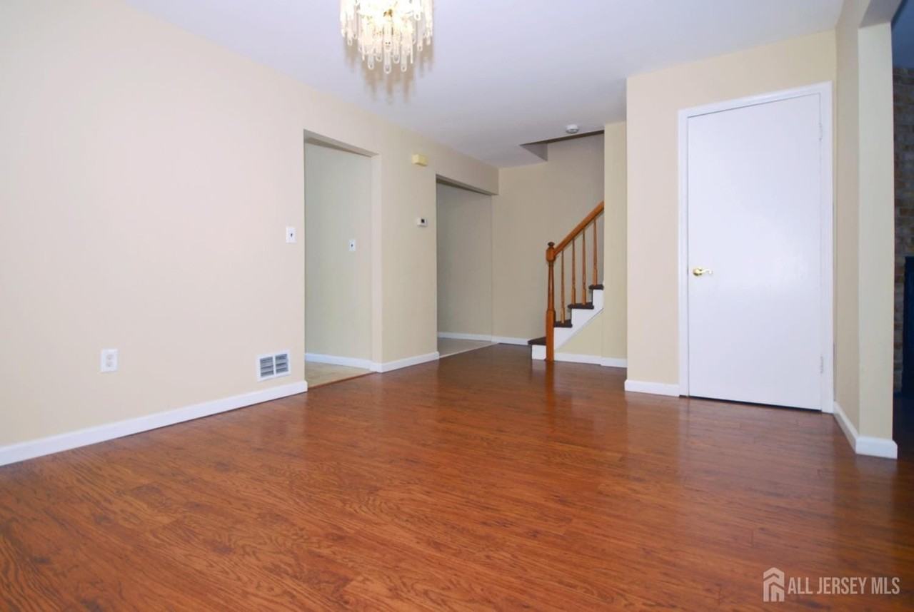 21 Rosewood Ct - Photo 6 of 29