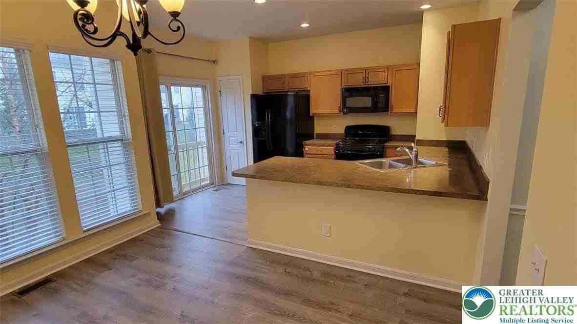 8486 Putnam Ct - Photo 4 of 18