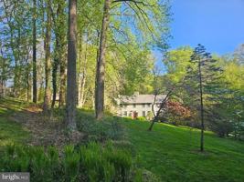 featured image of 14 Barberry Ln