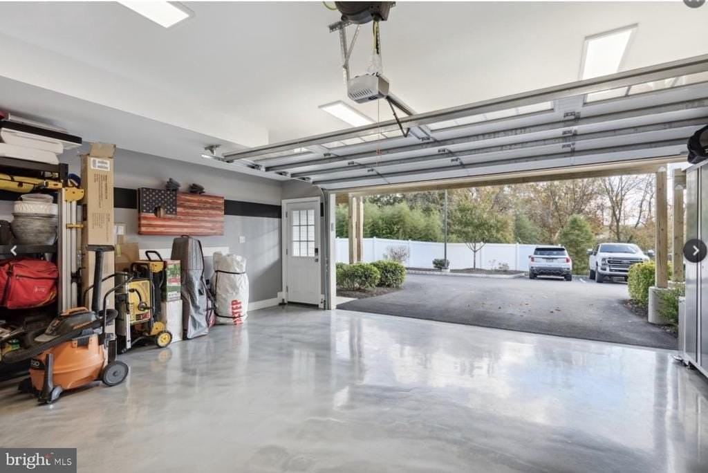 514 Coates Ln - Photo 7 of 15