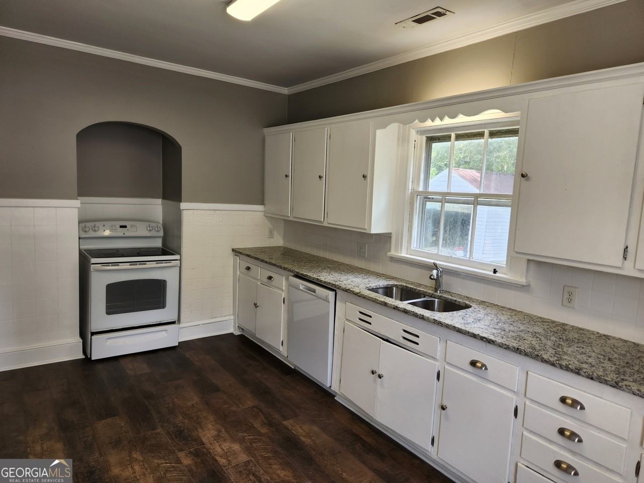11 S Elm St Sw - Photo 2 of 14