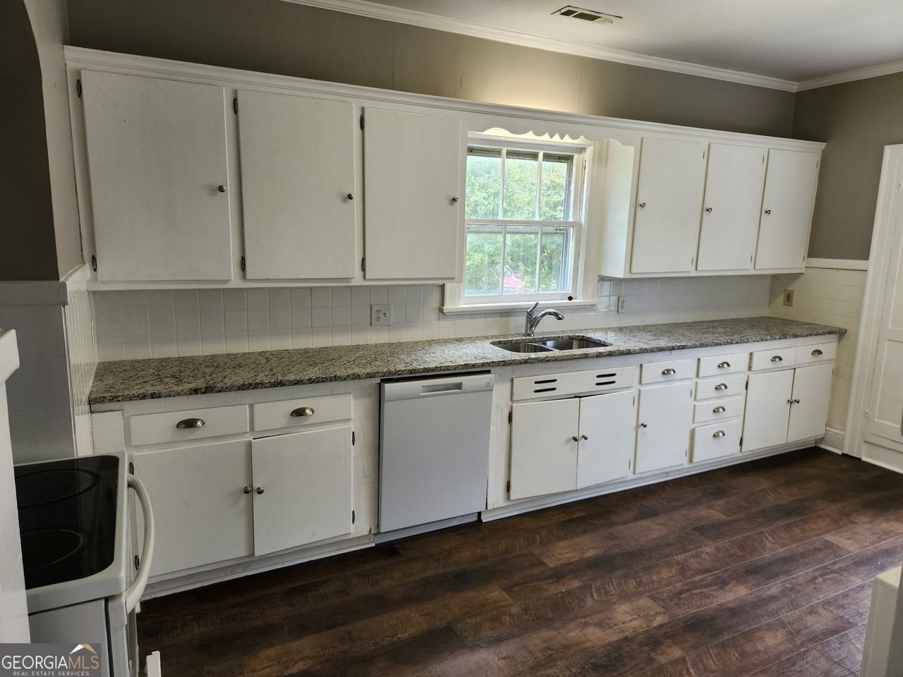 11 S Elm St Sw - Photo 3 of 14