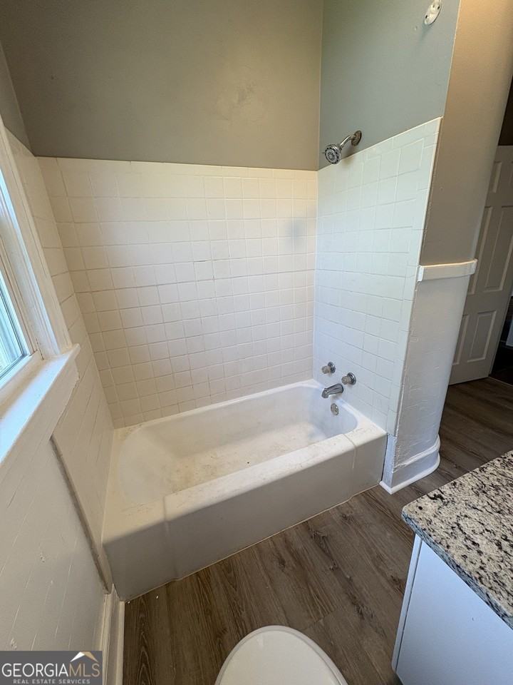11 S Elm St Sw - Photo 4 of 14