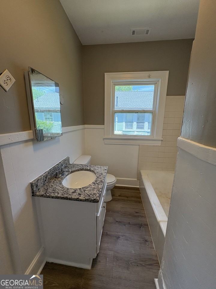 11 S Elm St Sw - Photo 5 of 14