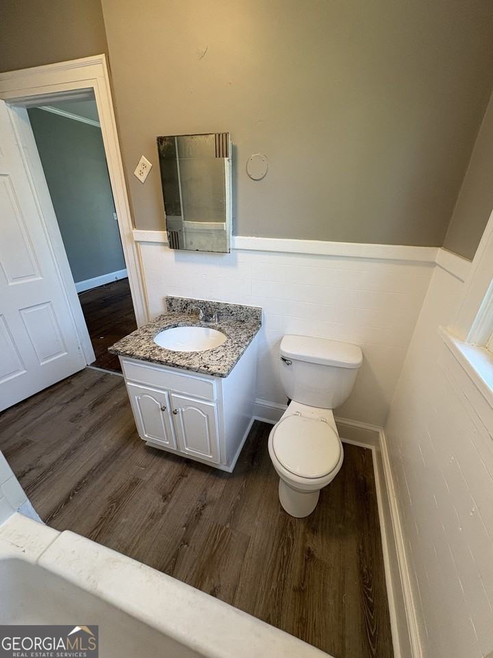 11 S Elm St Sw - Photo 6 of 14