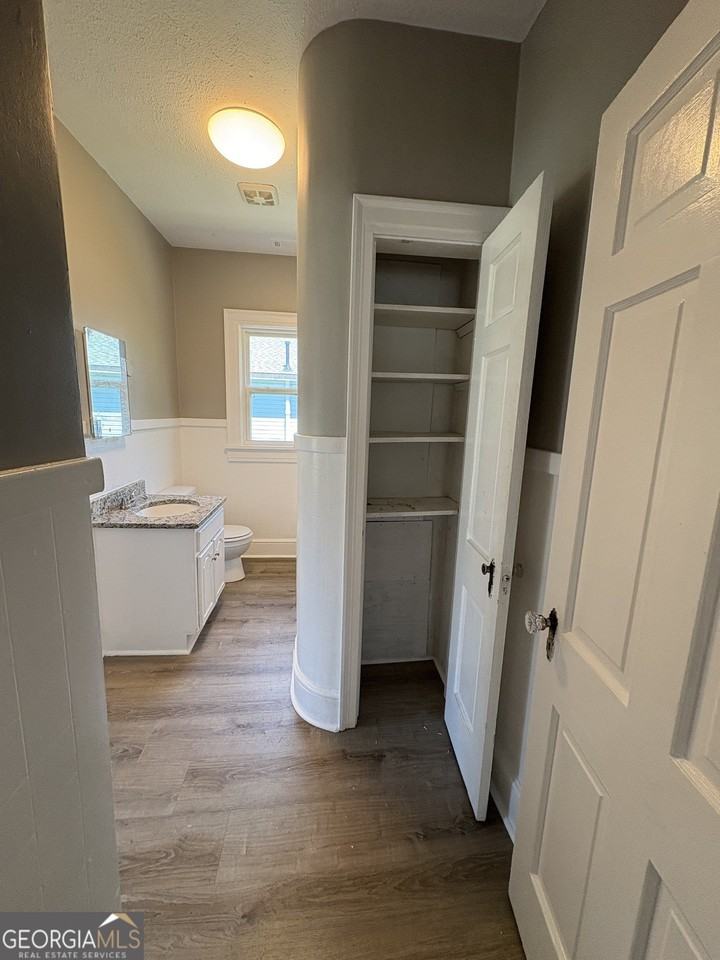 11 S Elm St Sw - Photo 7 of 14