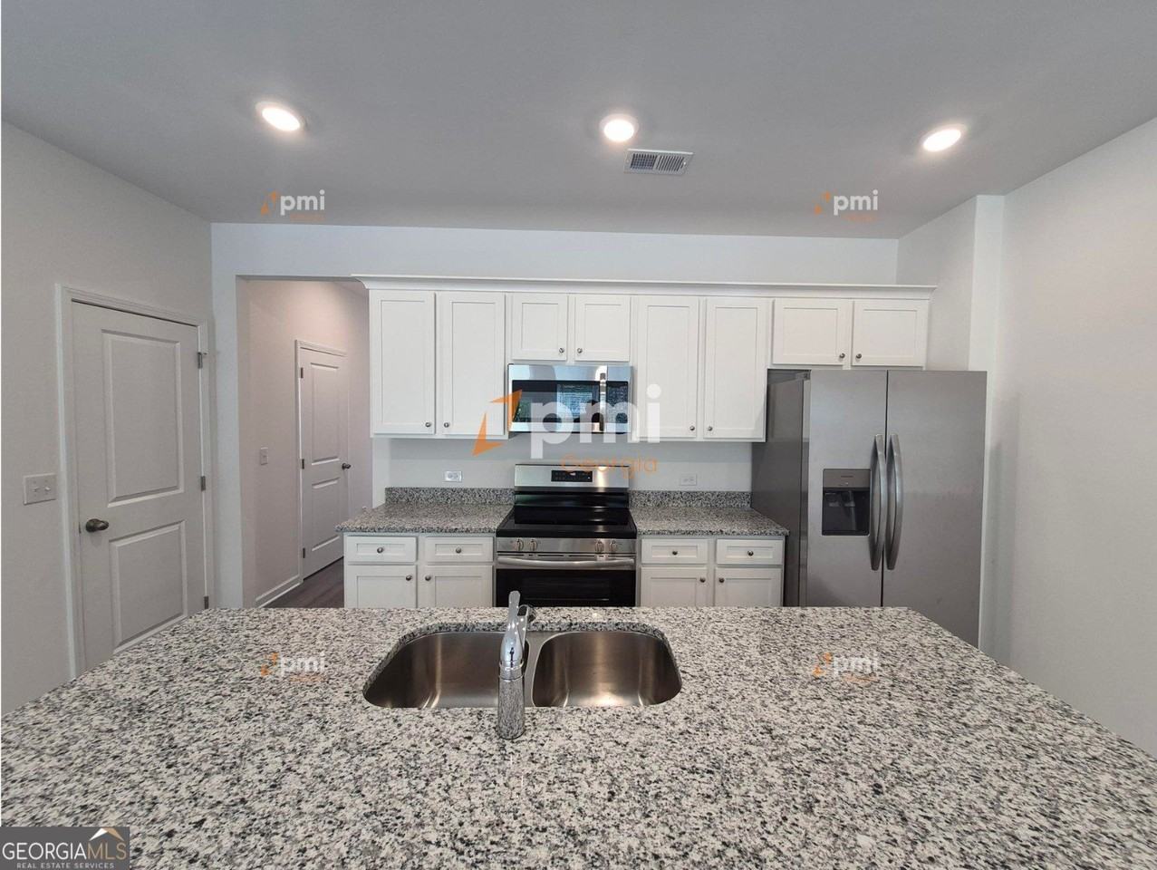 140 Hazel Dr - Photo 2 of 18